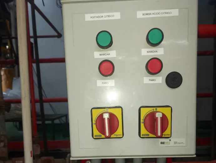 Instalación de gabinetes de potencia y control